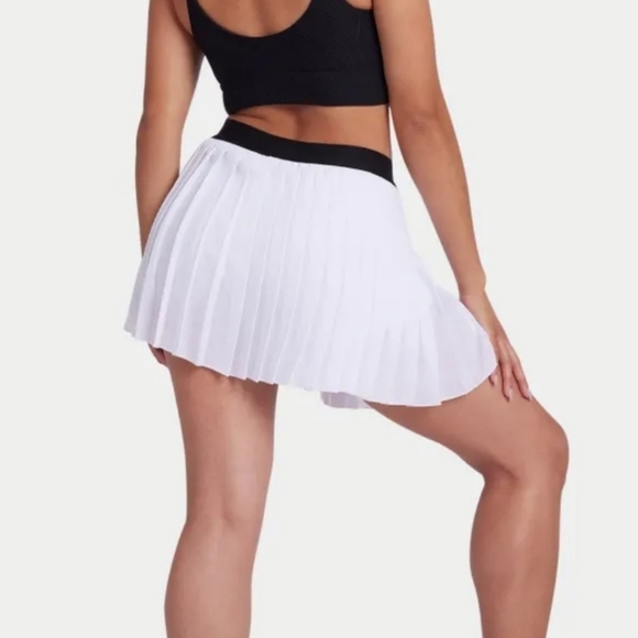 Slazenger Tech Pleated Skort in White with Black Waistband, Size XXL - Picture 2 of 11